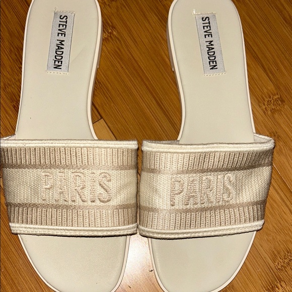 Steve Madden Beige Slide Sandals - Picture 1 of 4